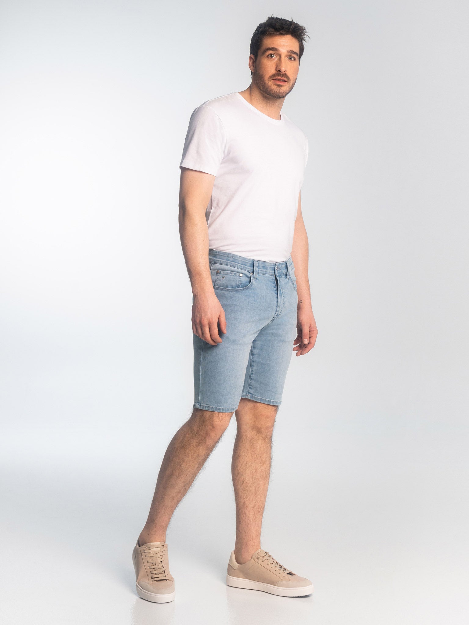 Dennis (8005494014204)