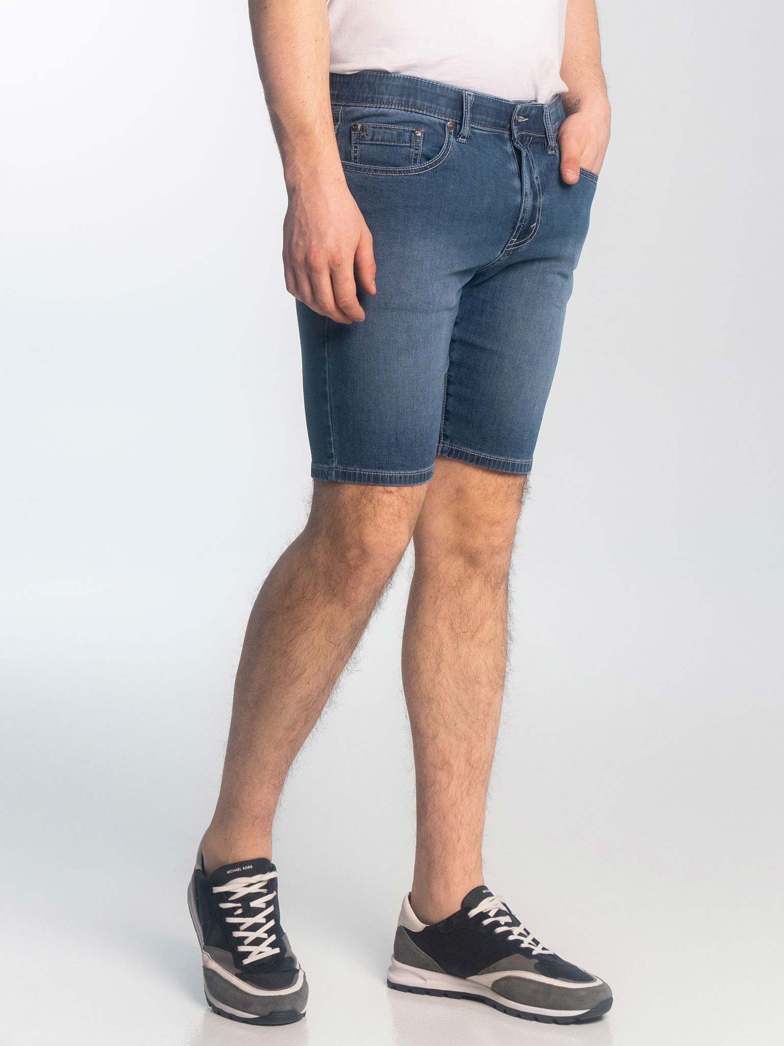 Dennis (8005506760956)