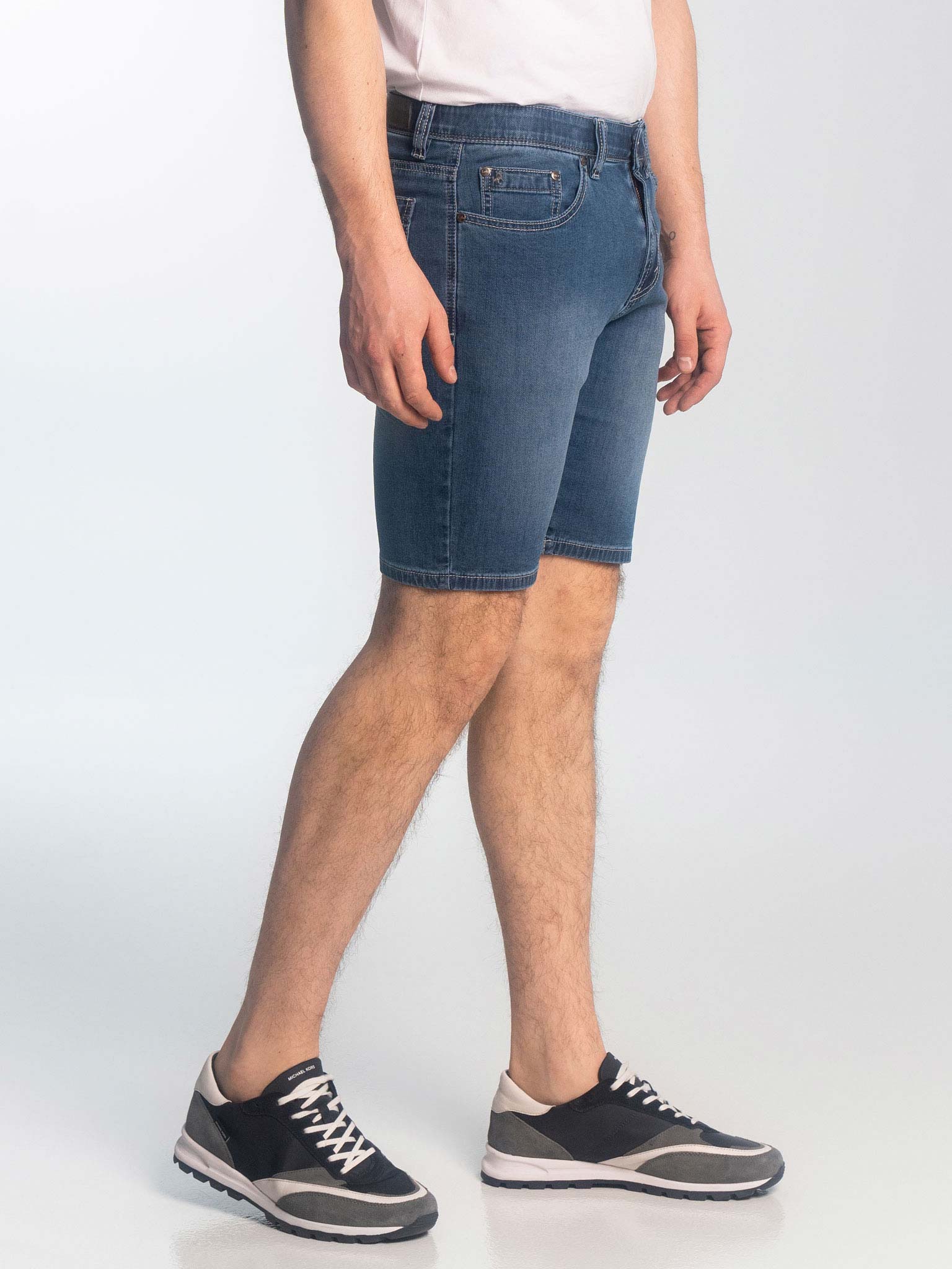 Dennis (8005506760956)
